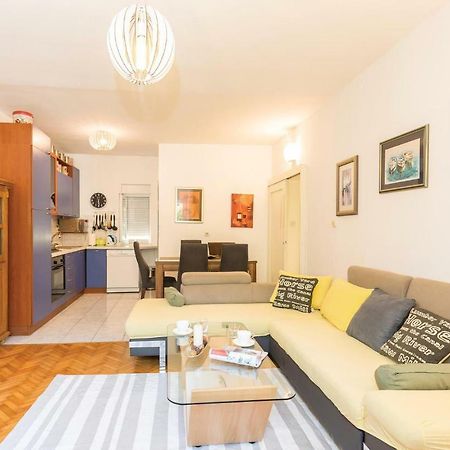 Lovely Apartment In Makarska With Wifi Eksteriør billede