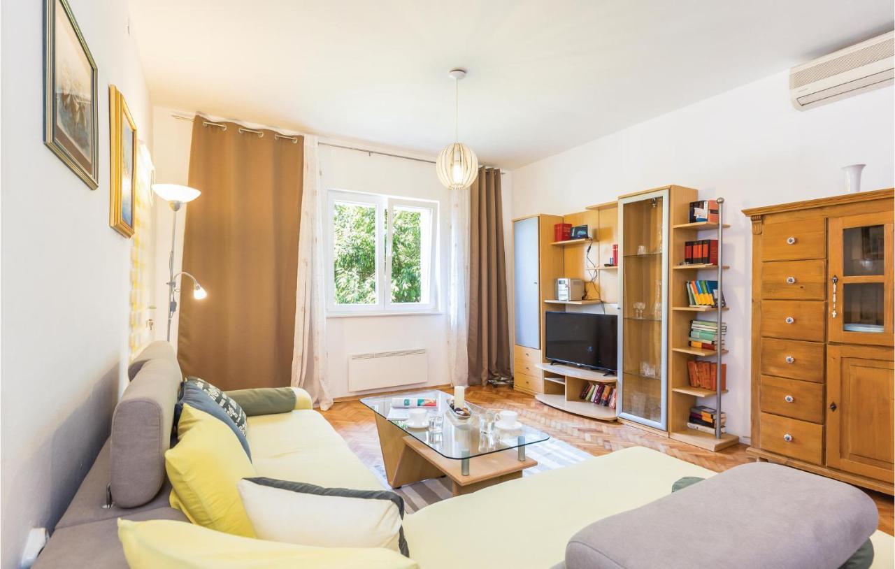 Lovely Apartment In Makarska With Wifi Eksteriør billede