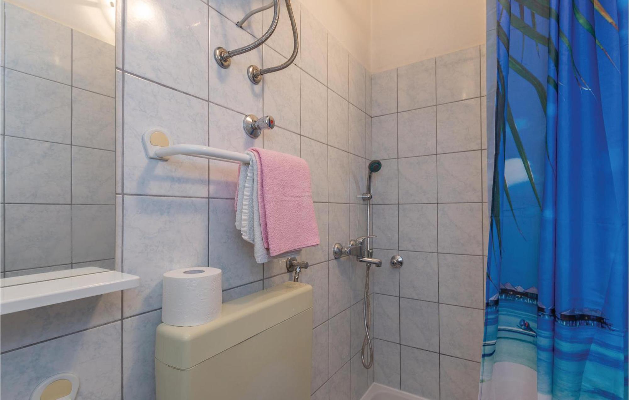 Lovely Apartment In Makarska With Wifi Eksteriør billede