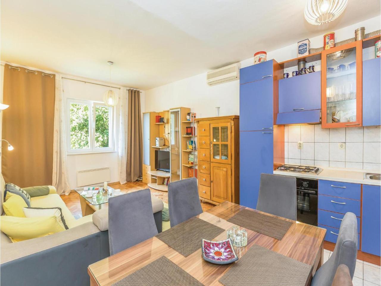 Lovely Apartment In Makarska With Wifi Eksteriør billede