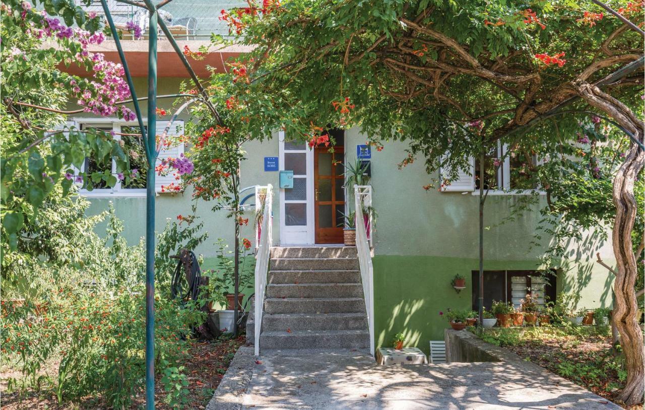 Lovely Apartment In Makarska With Wifi Eksteriør billede