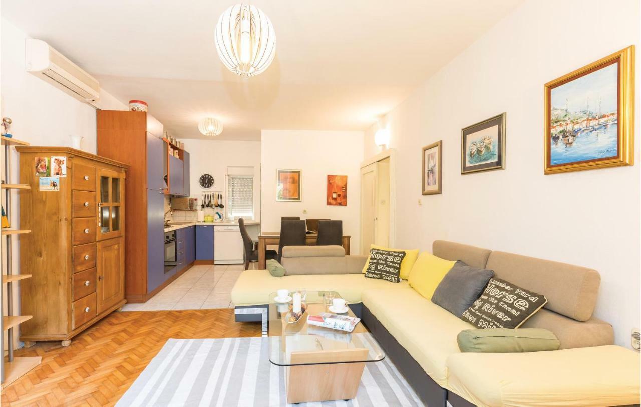 Lovely Apartment In Makarska With Wifi Eksteriør billede
